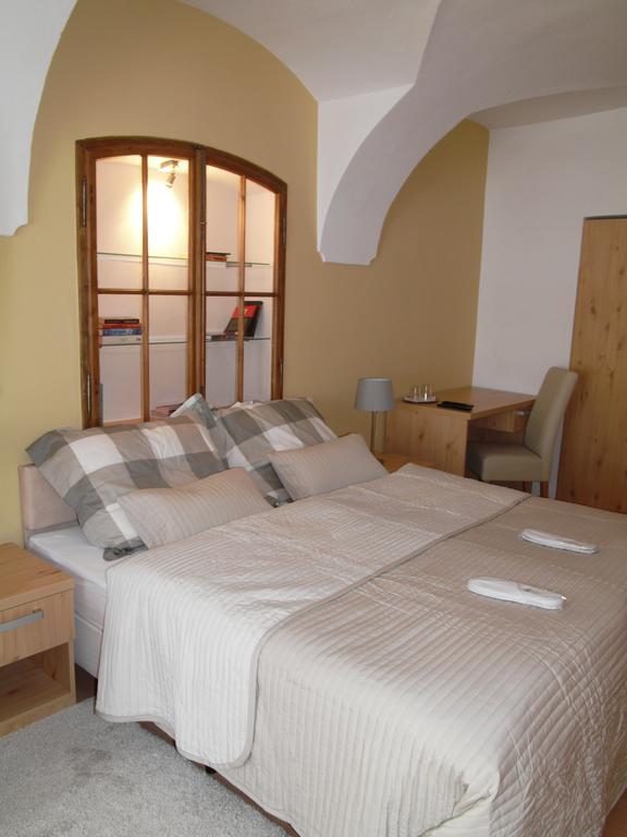 Apartments And Suites Kremnica Værelse billede