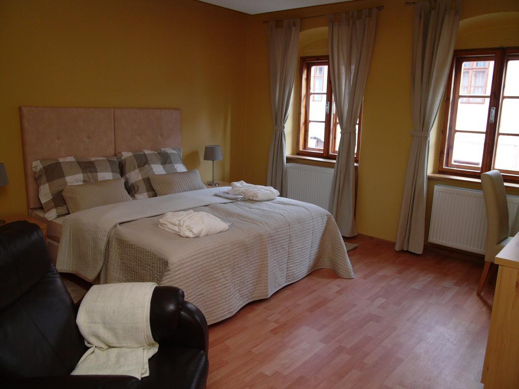 Apartments And Suites Kremnica Værelse billede