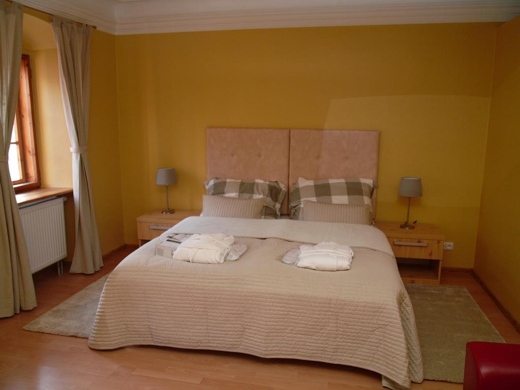 Apartments And Suites Kremnica Eksteriør billede